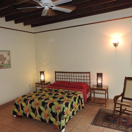 Playa Negra Guesthouse Cahuita Exterior photo