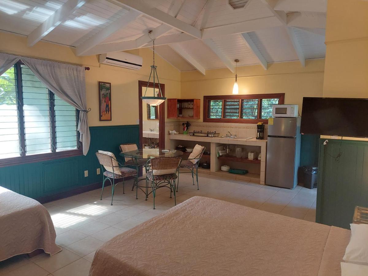Playa Negra Guesthouse Cahuita Exterior photo