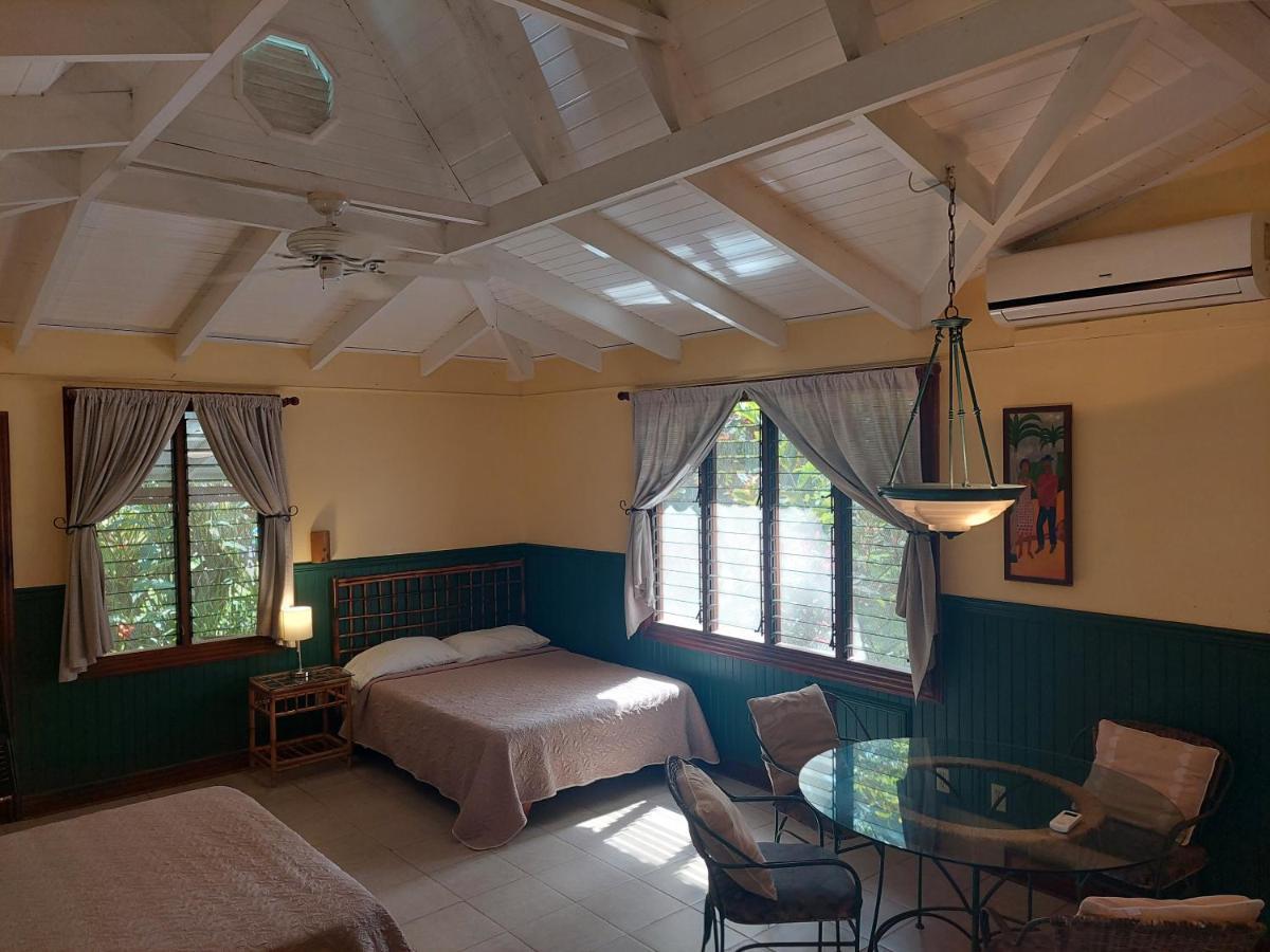 Playa Negra Guesthouse Cahuita Exterior photo