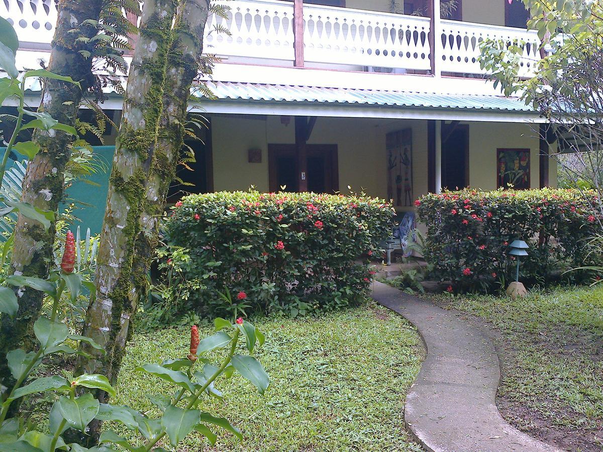 Playa Negra Guesthouse Cahuita Exterior photo