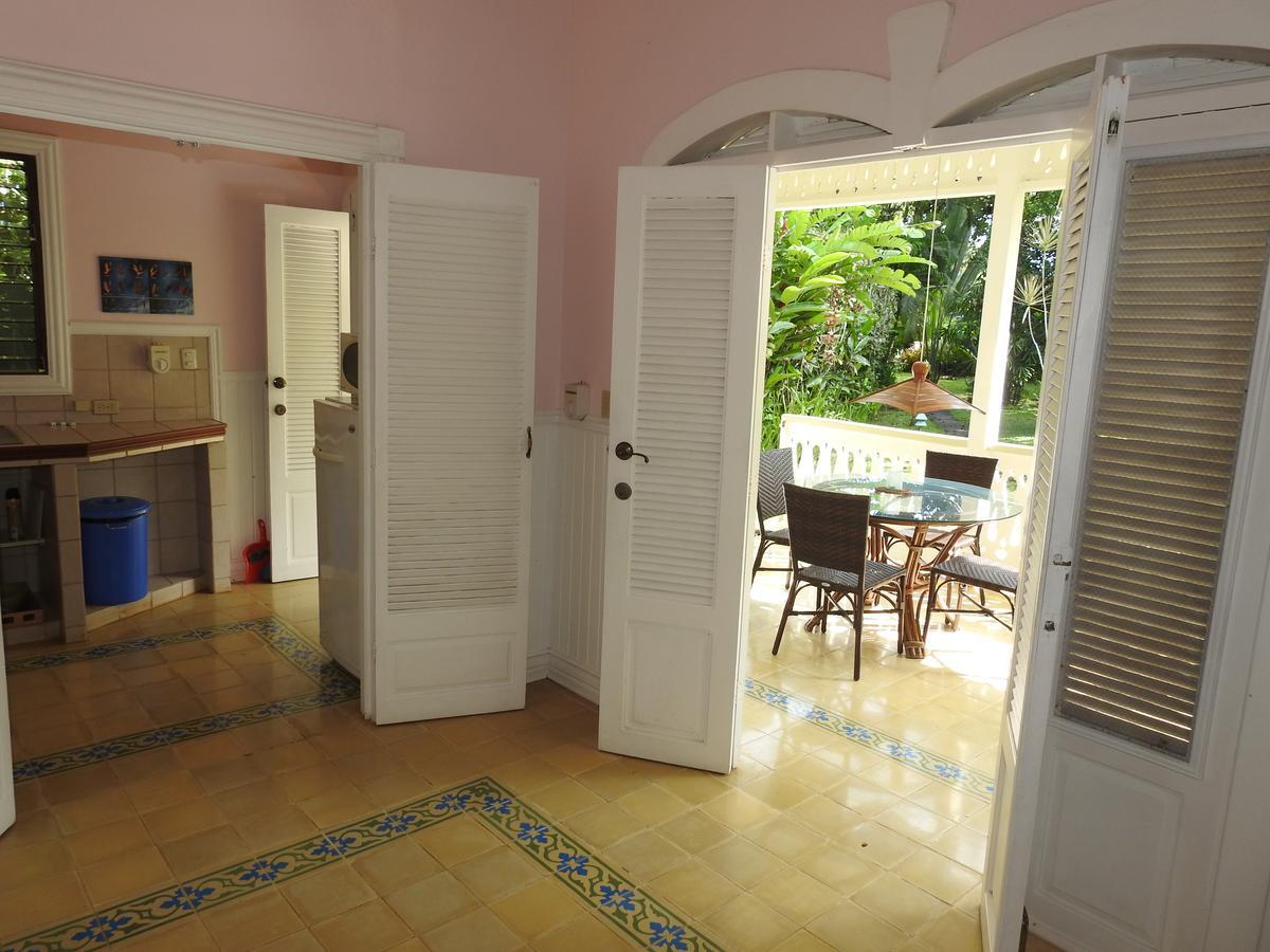 Playa Negra Guesthouse Cahuita Exterior photo