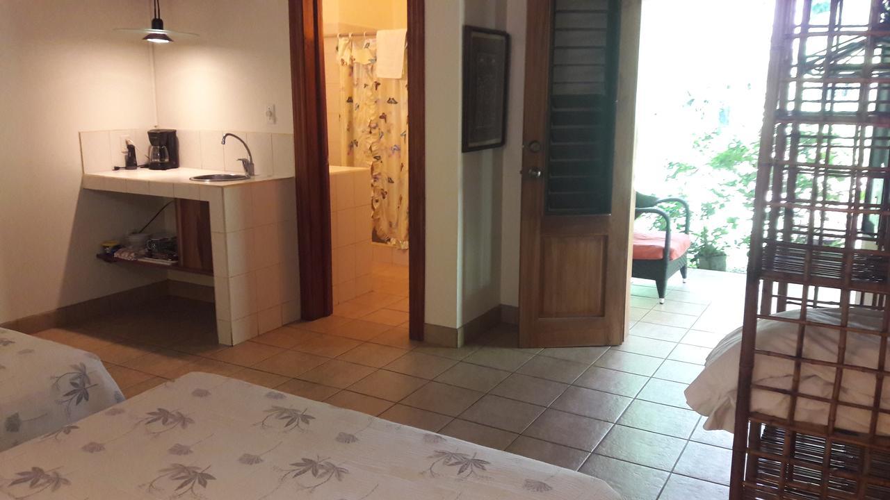 Playa Negra Guesthouse Cahuita Exterior photo
